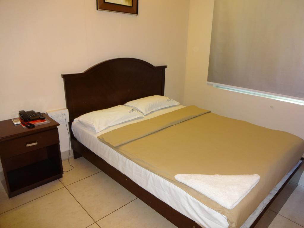 Hotel Sky Lite Coimbatore Zimmer foto
