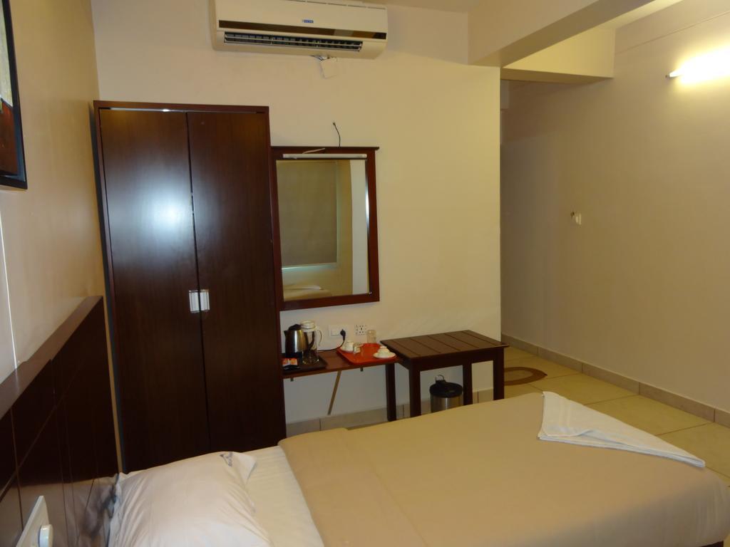 Hotel Sky Lite Coimbatore Exterior foto